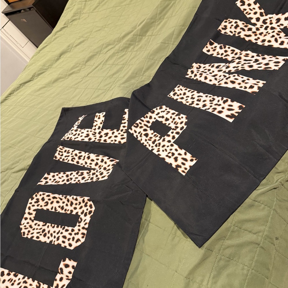 RARE VS PINK PILLOW CASES